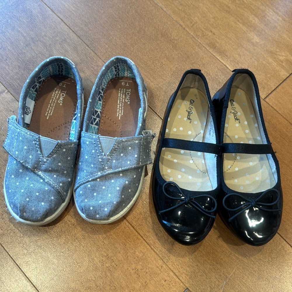 Toddler shoes. 2 for $10.